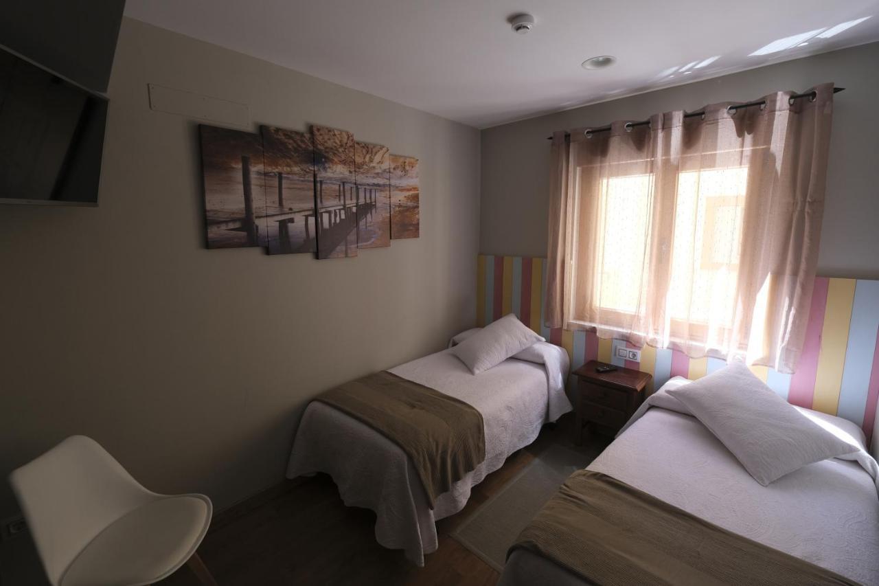 פיידרהיטה Hostal Restaurante Goya מראה חיצוני תמונה
